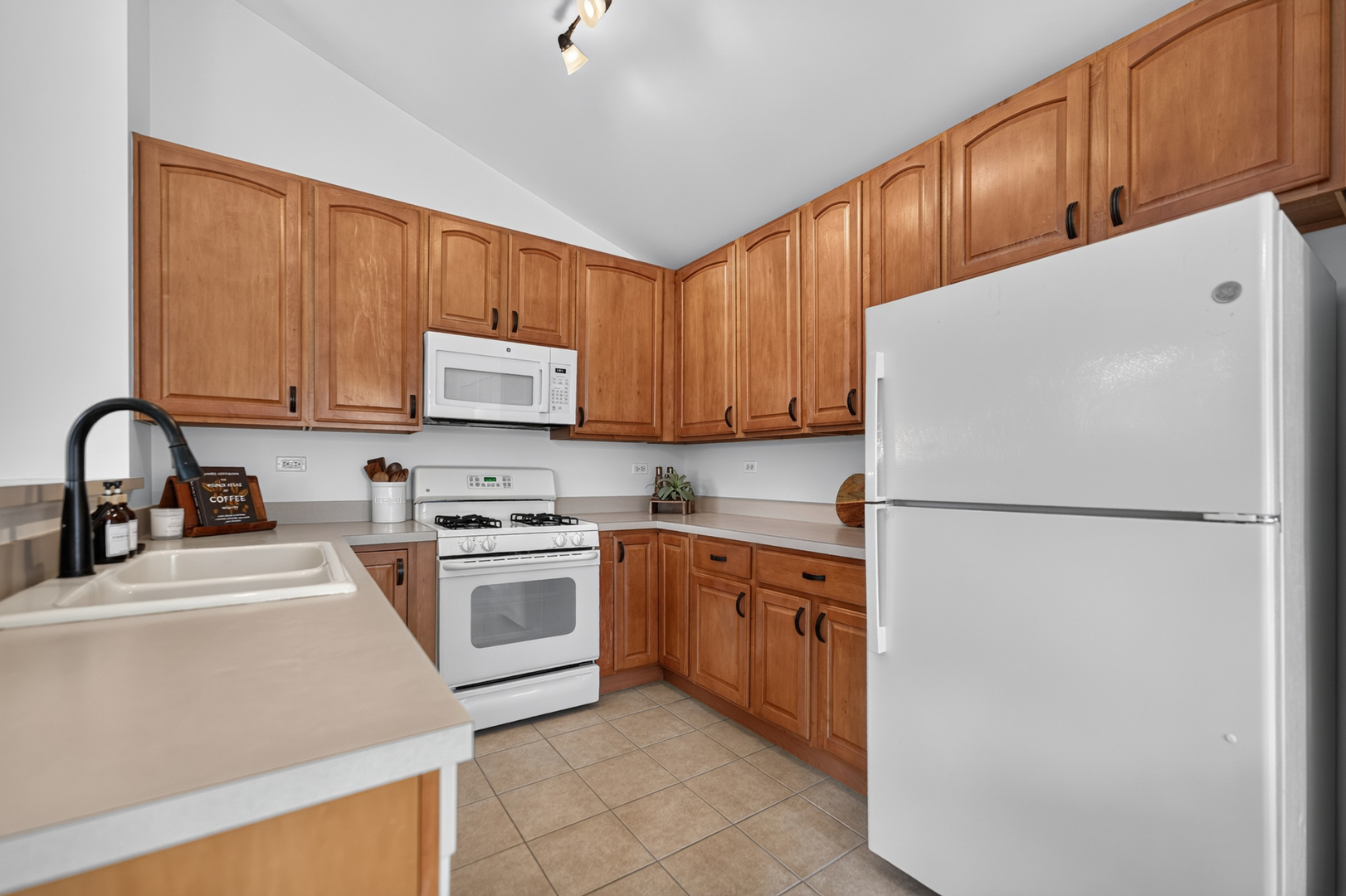 2429 Emily Lane Property Photo 11