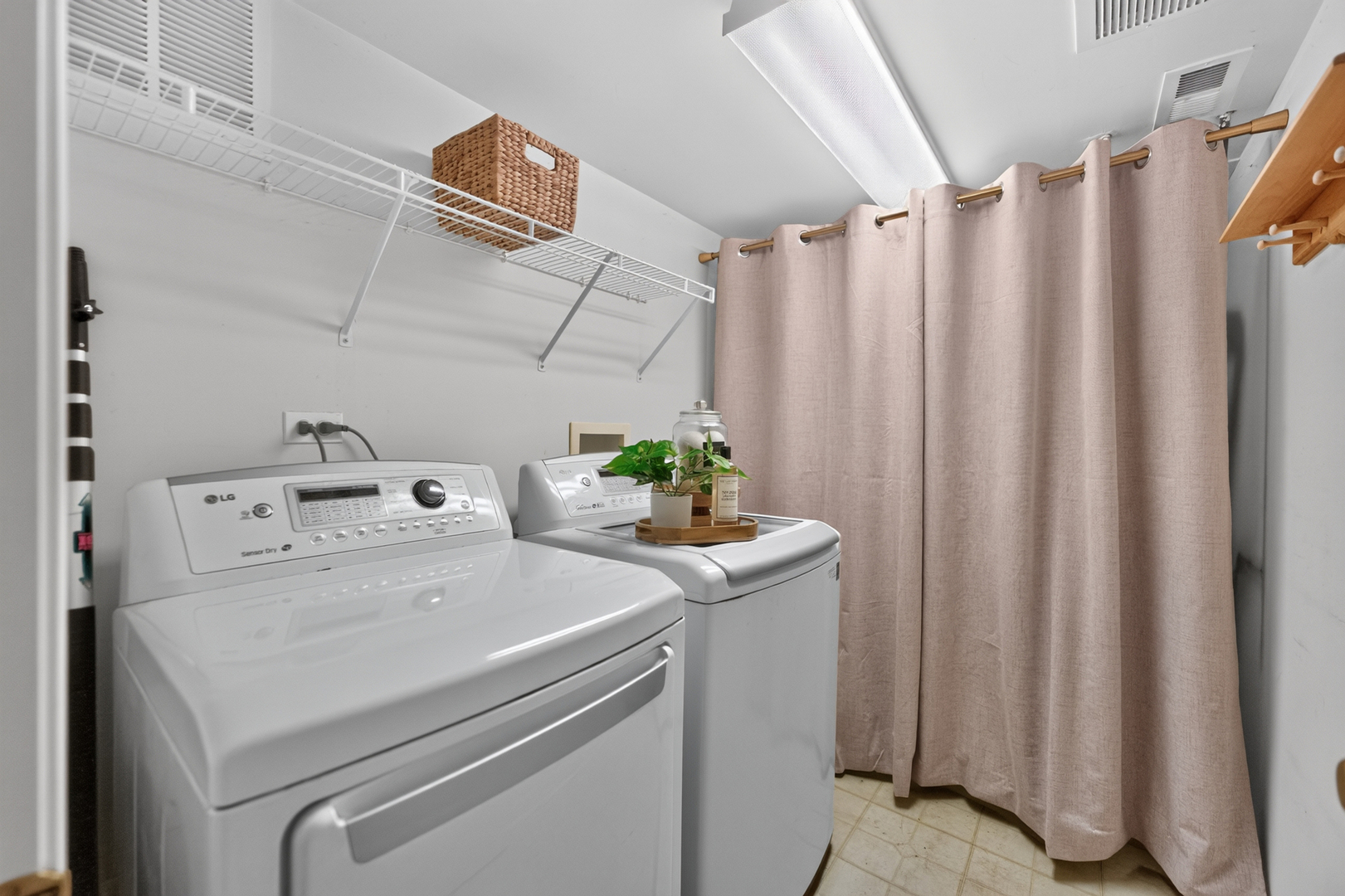 2429 Emily Lane Property Photo 33