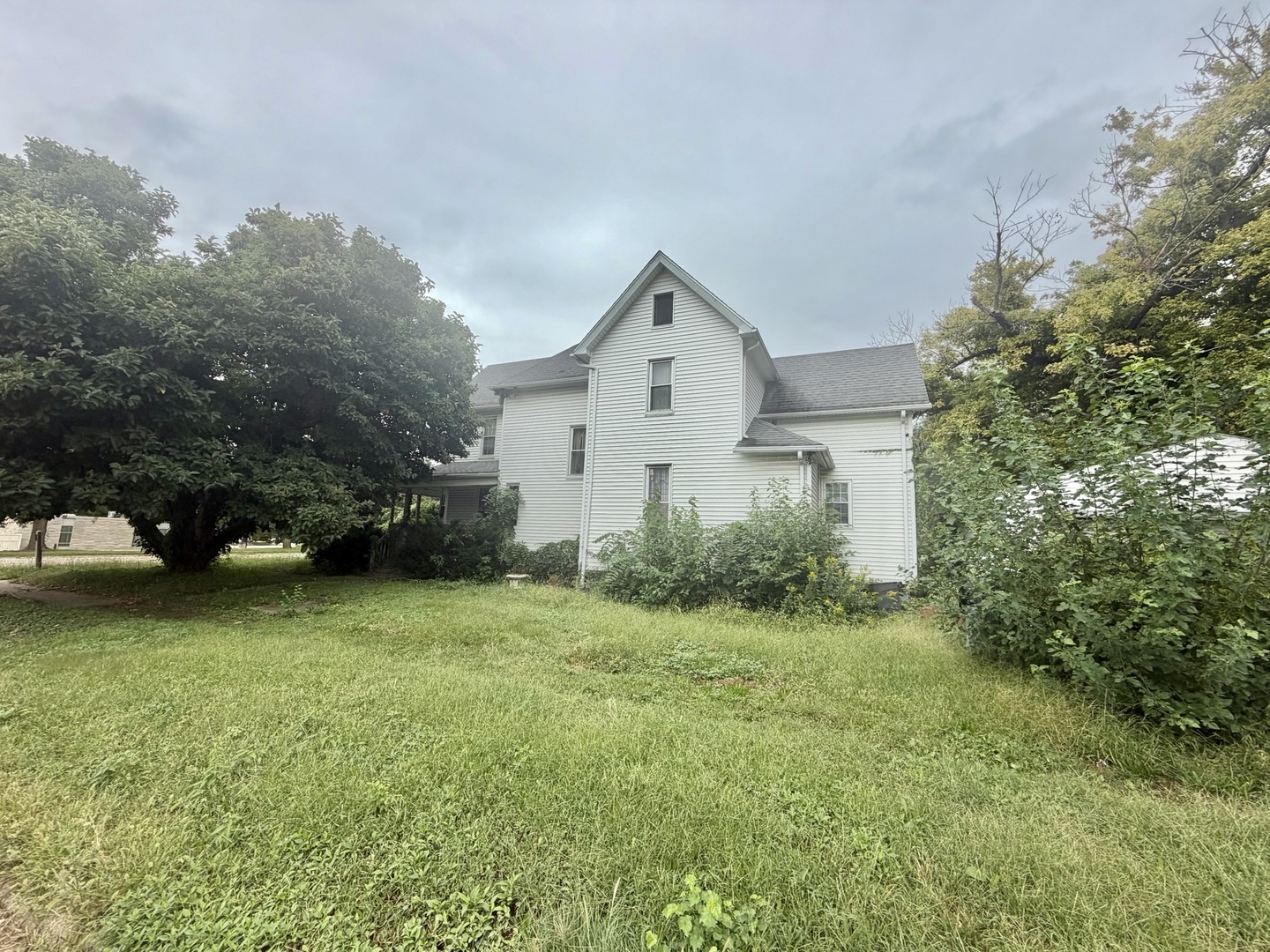 203 W Locust Street Property Photo 2