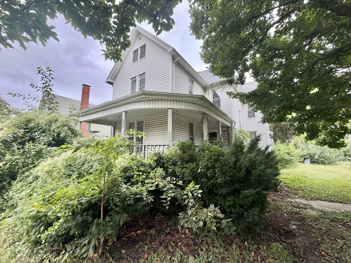 203 W Locust Street Property Photo 5