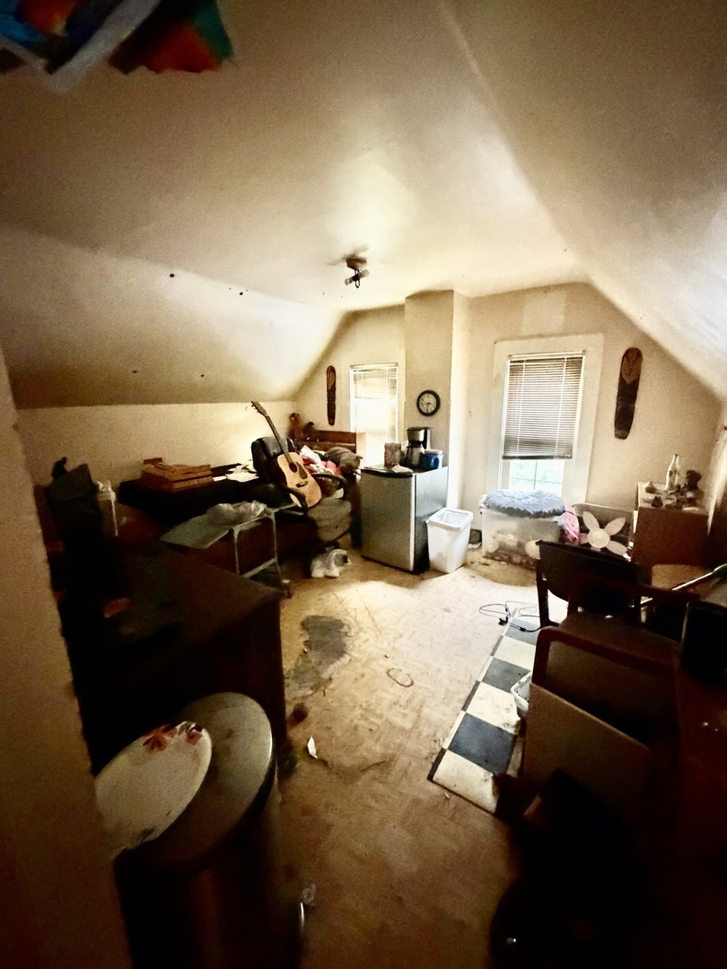 203 W Locust Street Property Photo 22