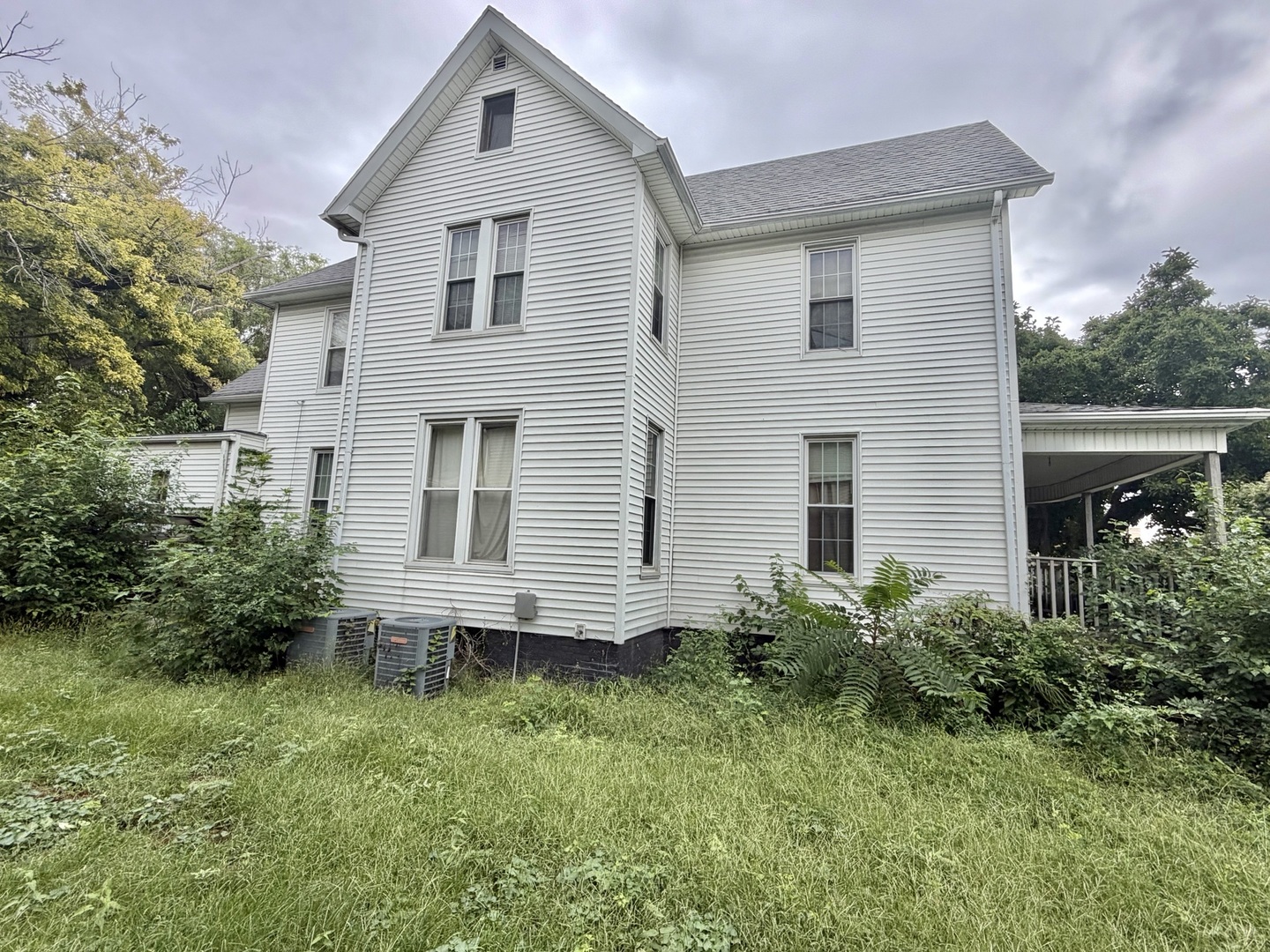 203 W Locust Street Property Photo 33