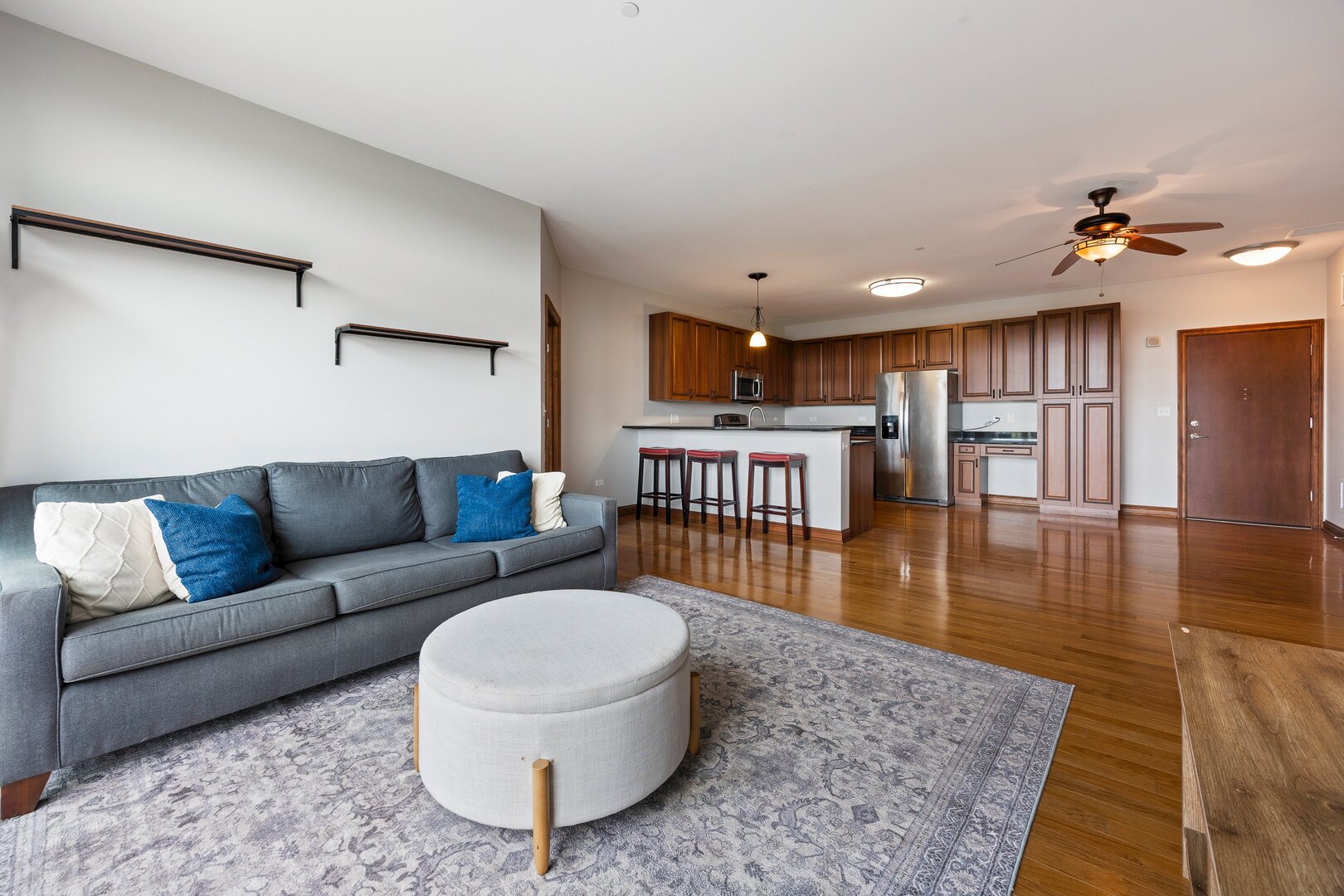160 S River Street 409 Property Photo 8