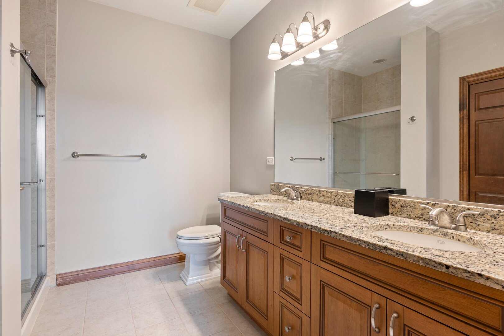 160 S River Street 409 Property Photo 10