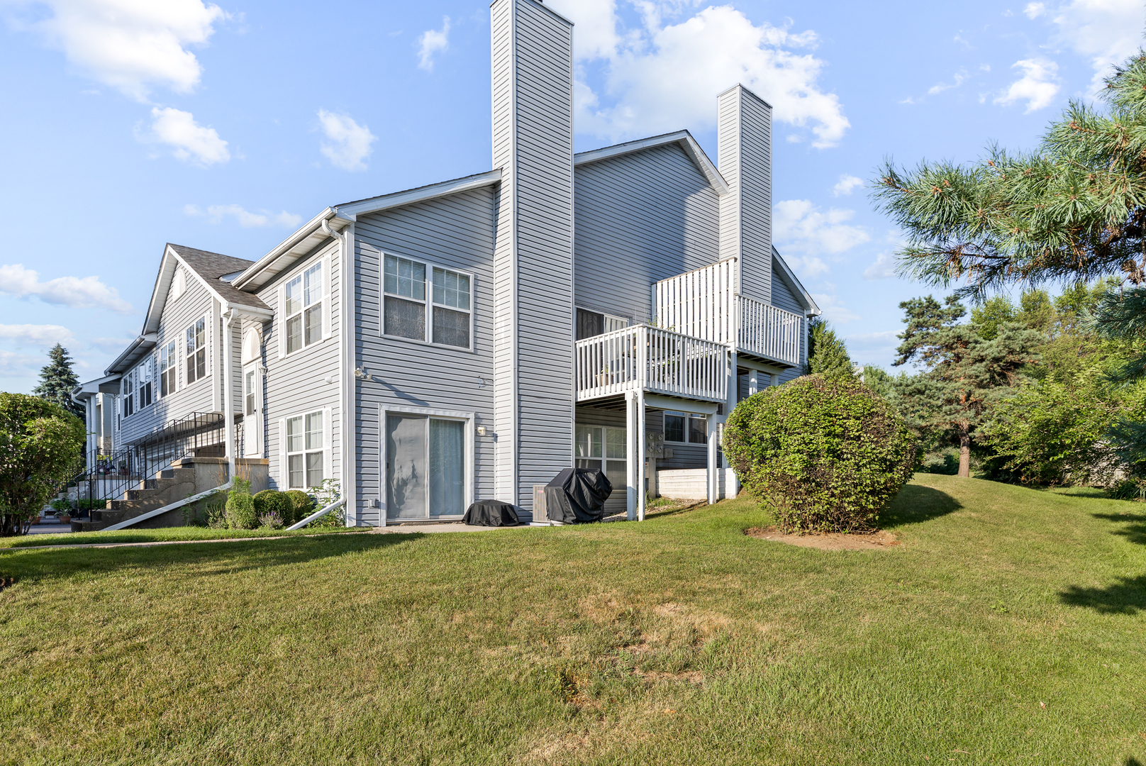 1002 Castleshire Drive Property Photo 2