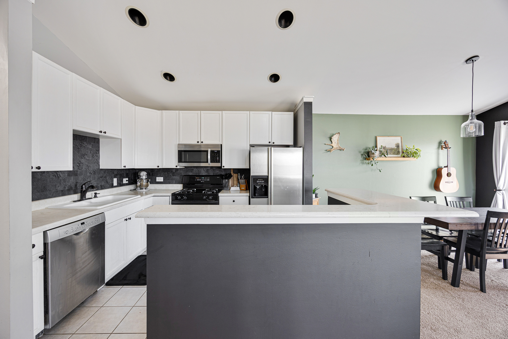 1002 Castleshire Drive Property Photo 8