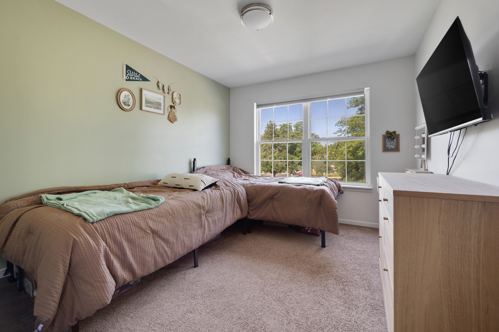 1002 Castleshire Drive Property Photo 11