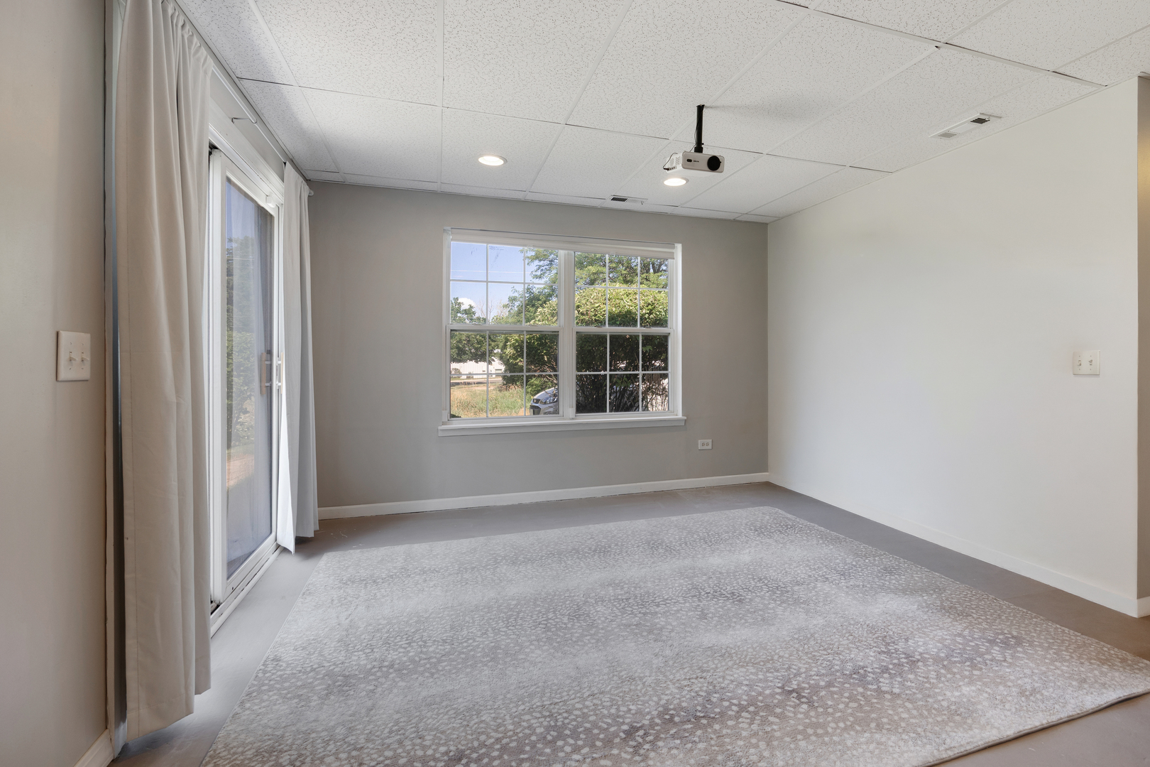 1002 Castleshire Drive Property Photo 15
