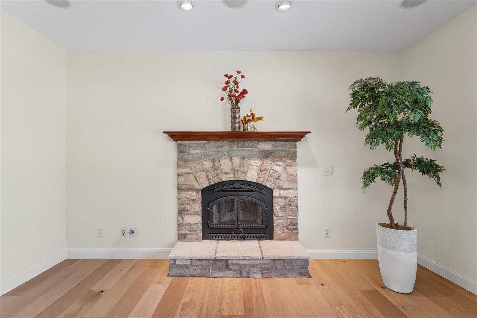 30 Long Grove Drive Property Photo 10