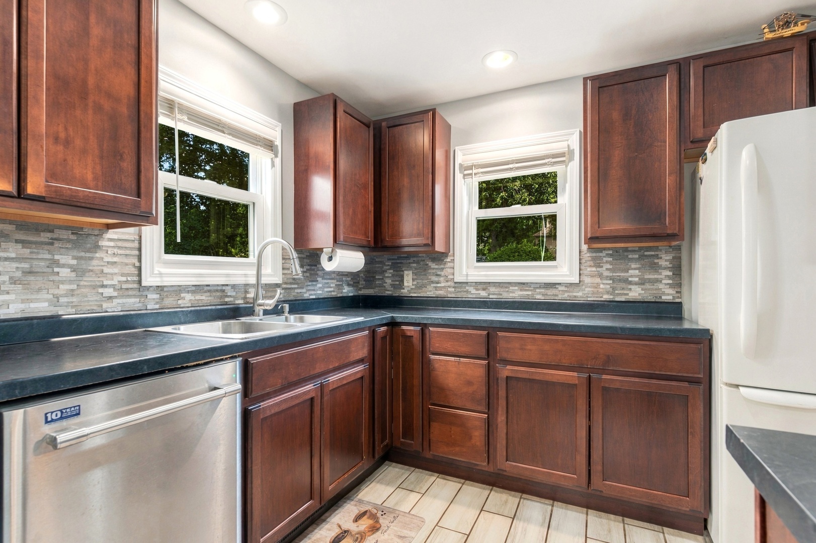 4605 Schwartz Avenue Property Photo 10