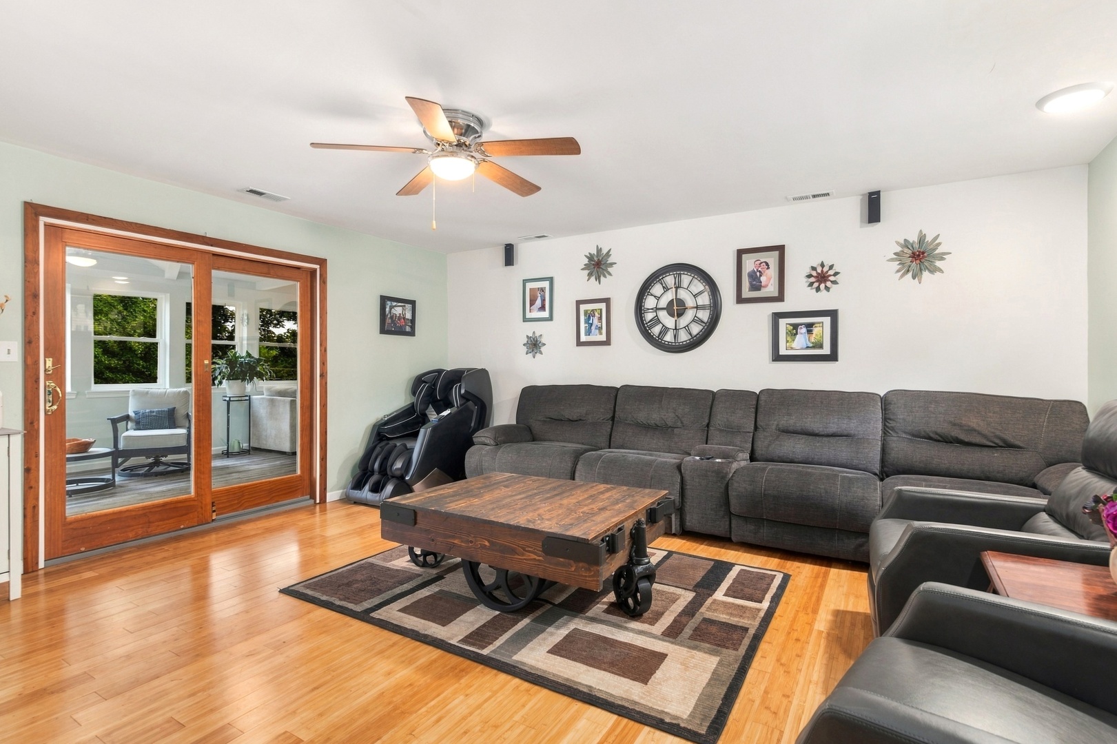 4605 Schwartz Avenue Property Photo 11