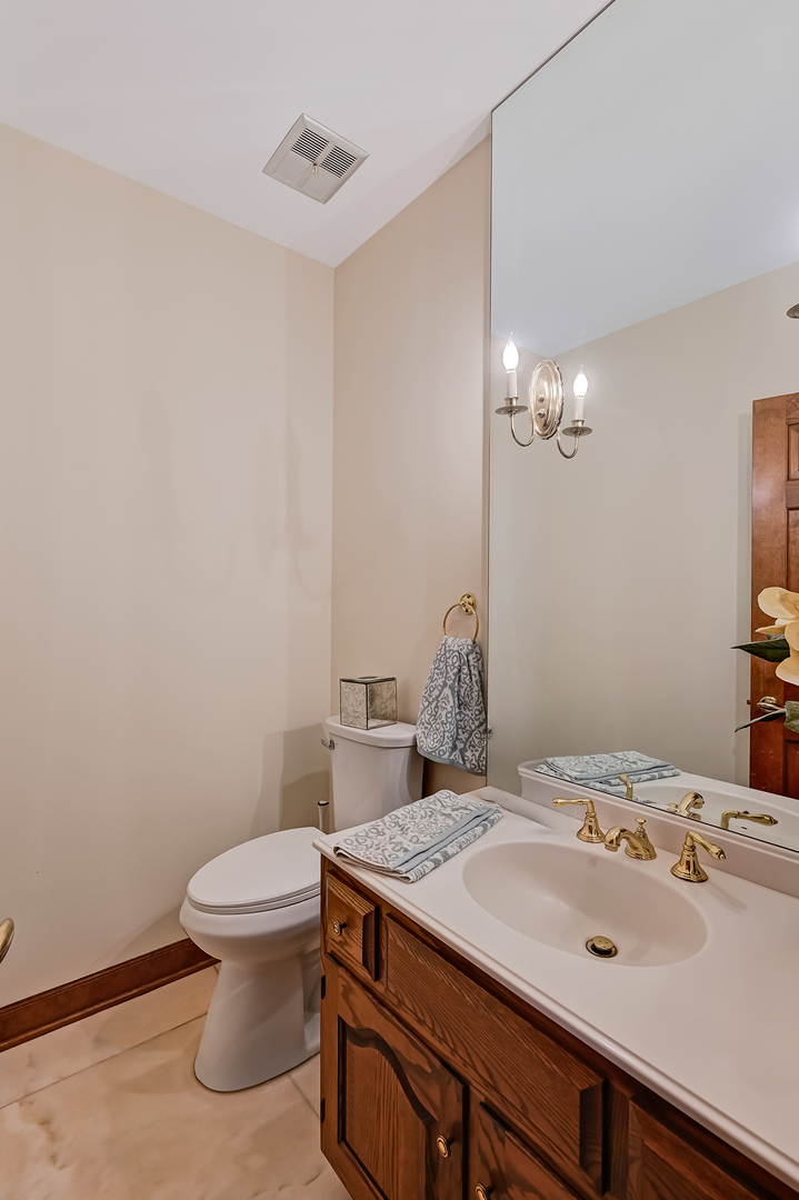 1711 Midwest Club Parkway Property Photo 12