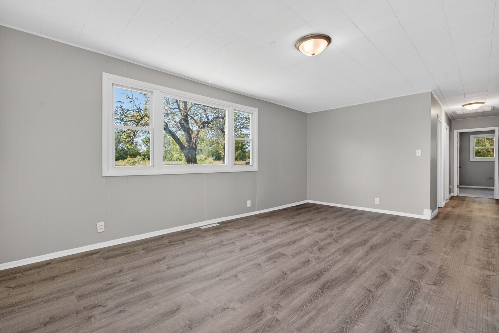 1607 S Joliet Street Property Photo 3