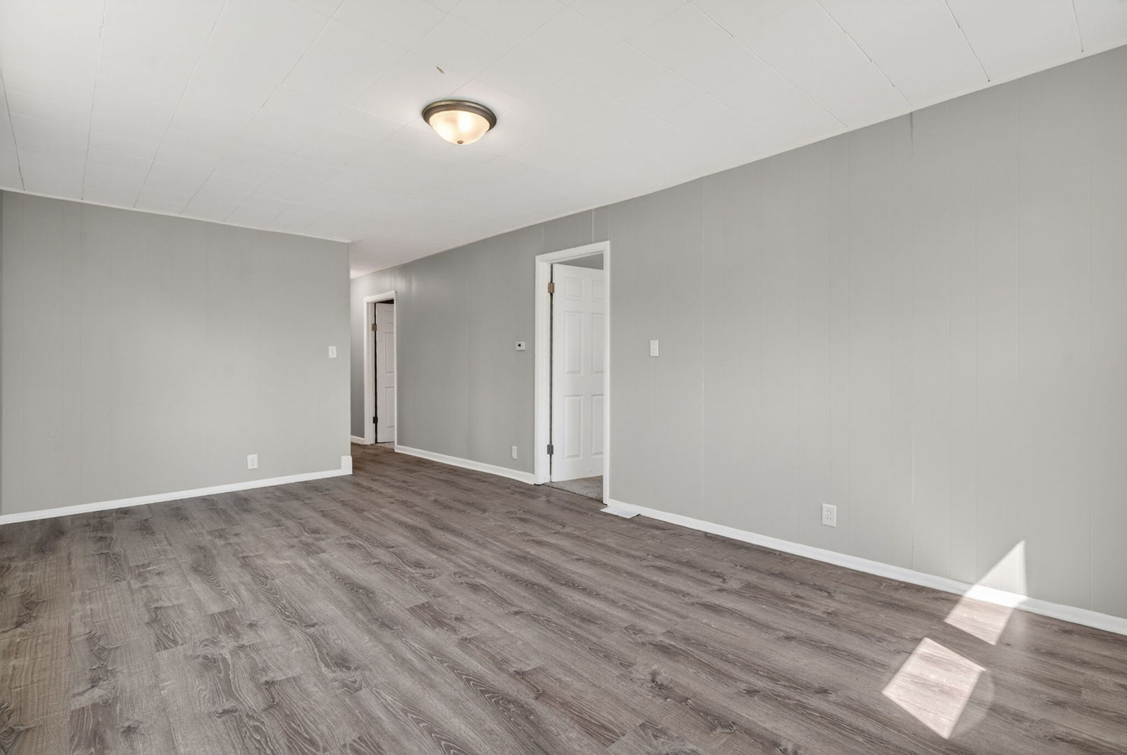 1607 S Joliet Street Property Photo 4