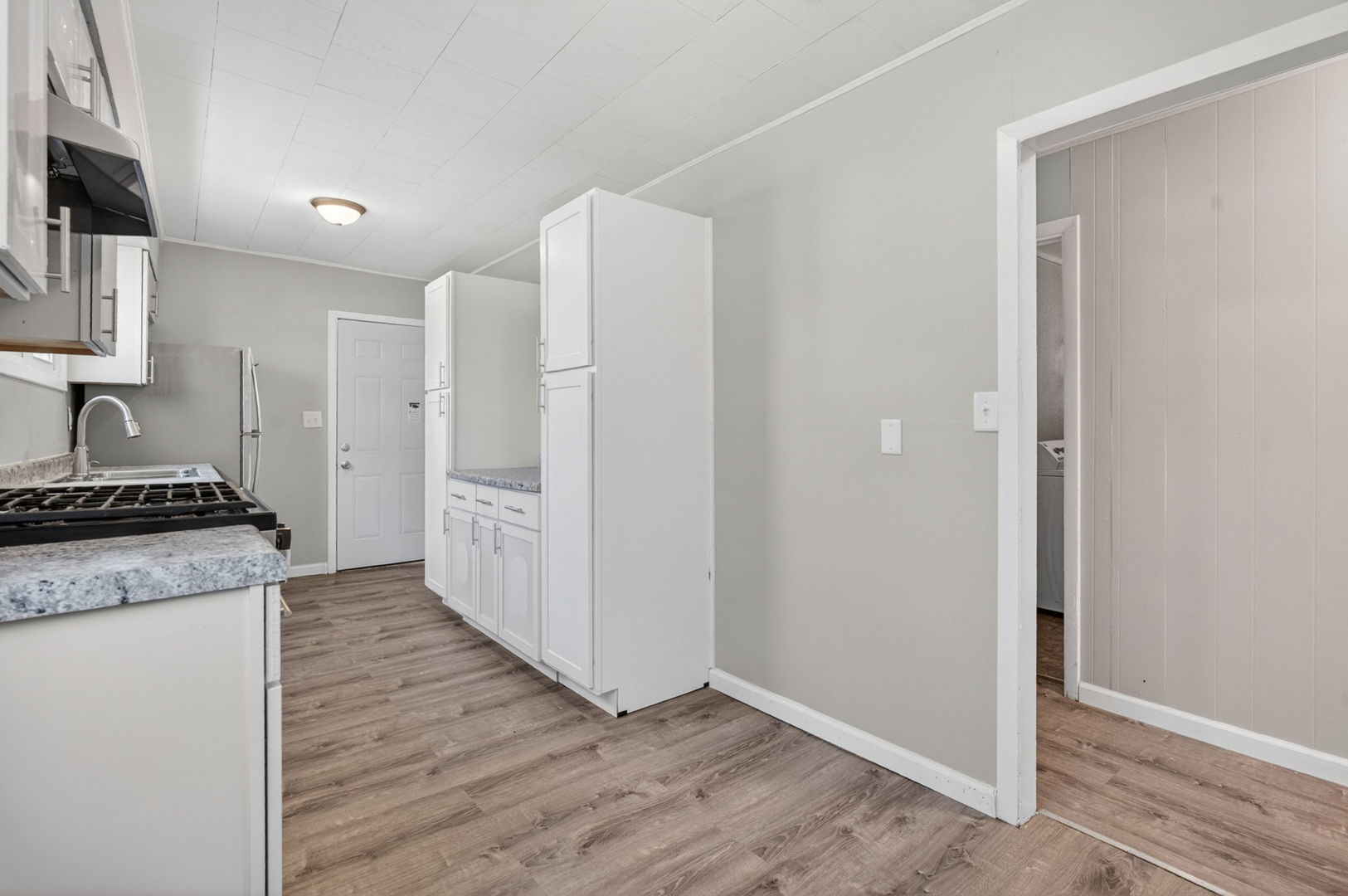 1607 S Joliet Street Property Photo 8