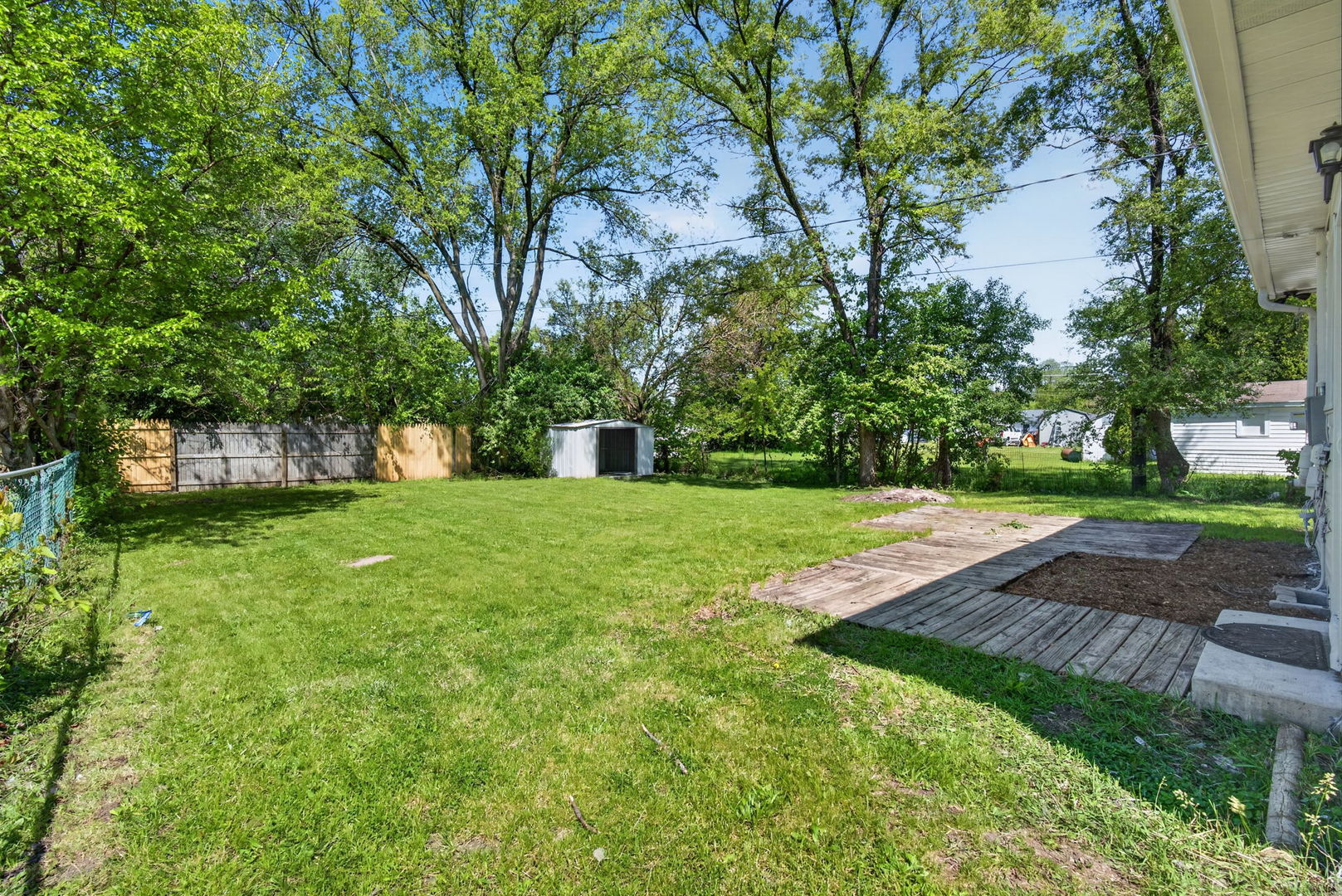 1607 S Joliet Street Property Photo 22