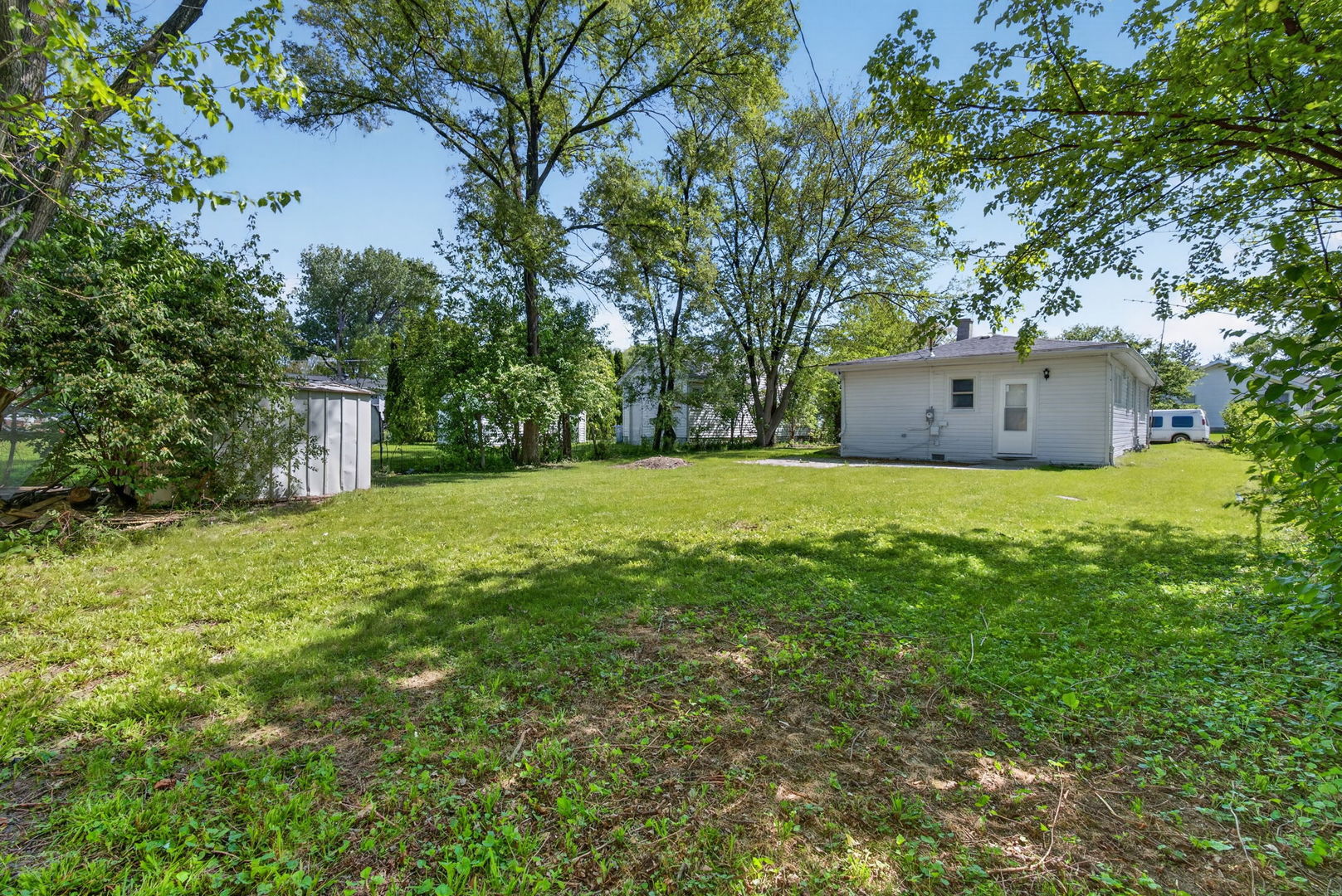 1607 S Joliet Street Property Photo 24
