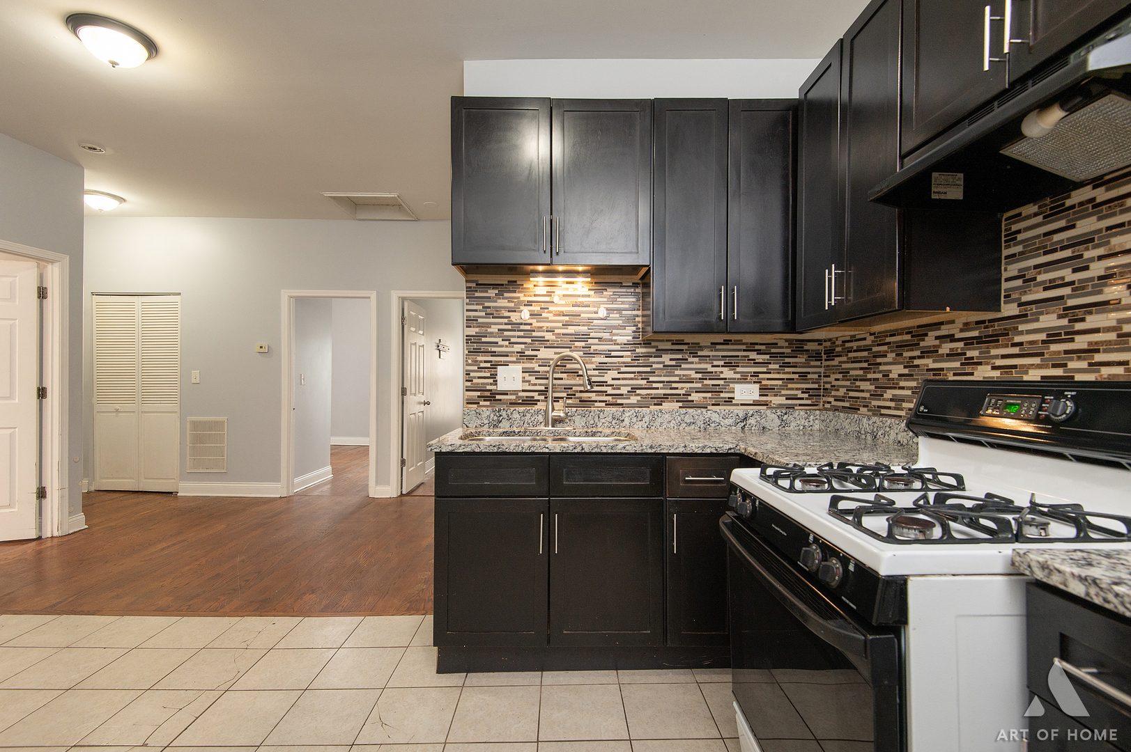 6959 S Calumet Avenue Property Photo 4