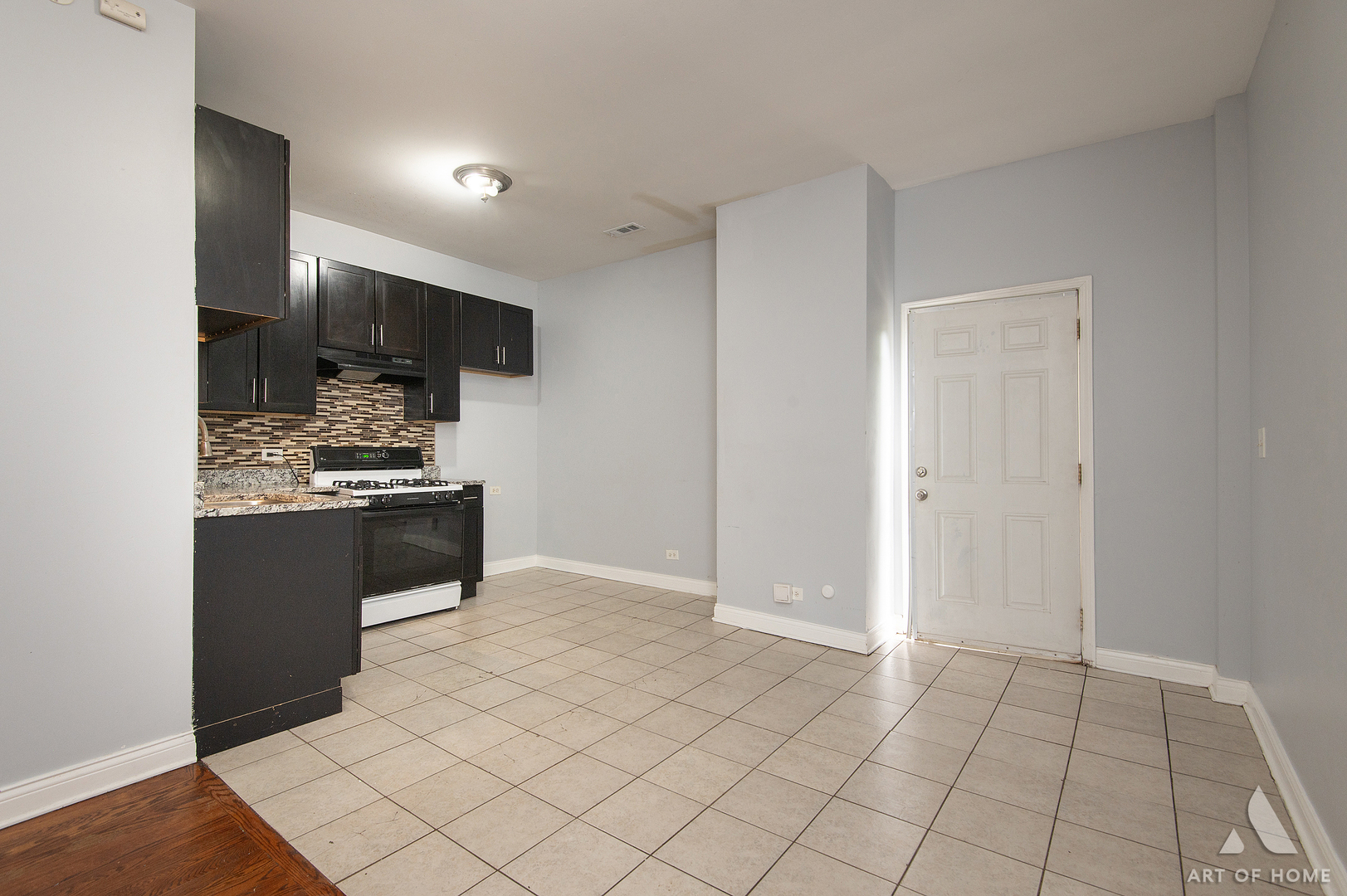 6959 S Calumet Avenue Property Photo 5