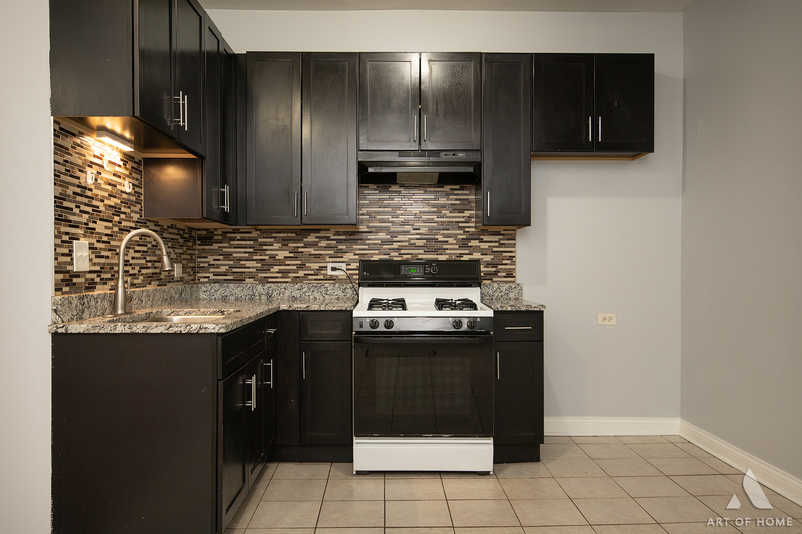 6959 S Calumet Avenue Property Photo 7