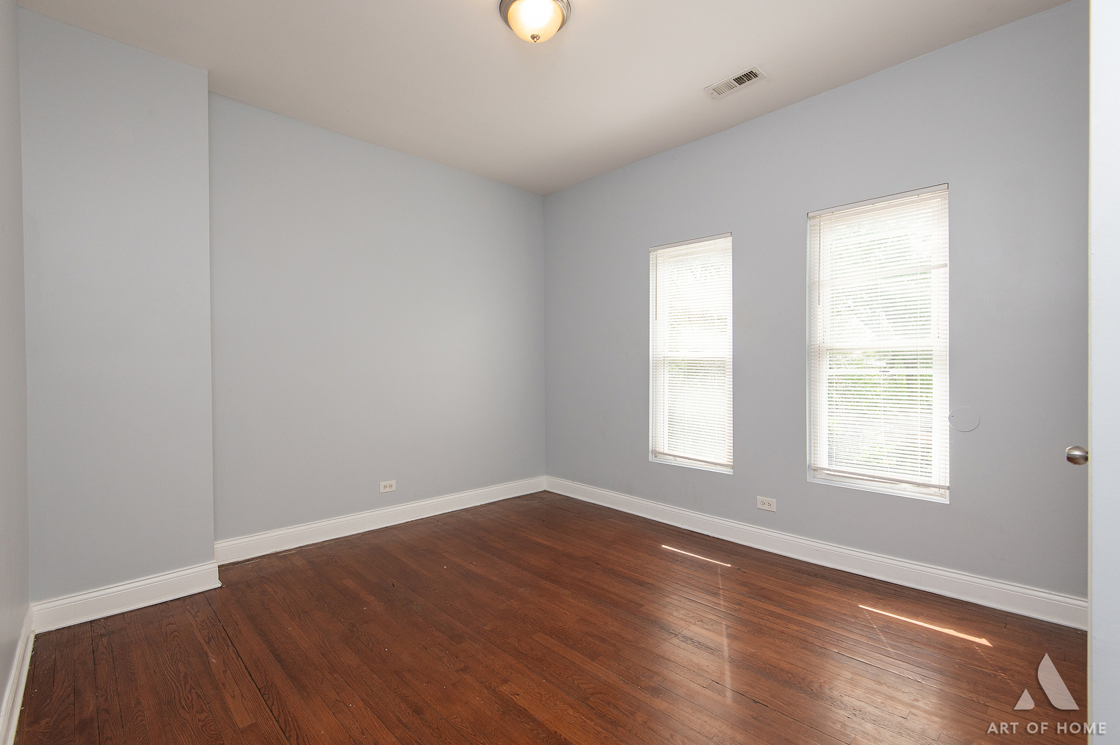 6959 S Calumet Avenue Property Photo 11
