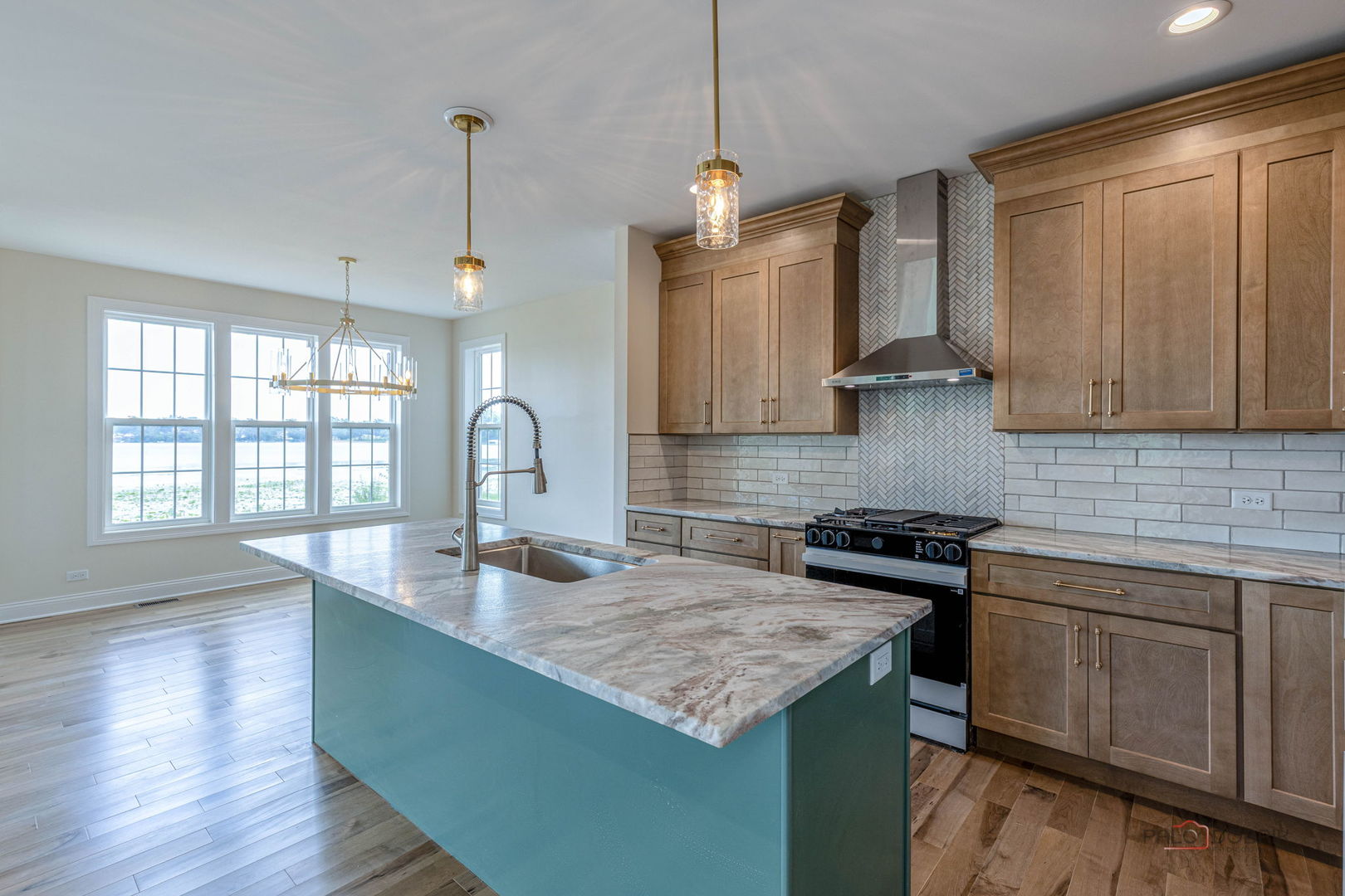 807 Lakeview Drive Property Photo 11