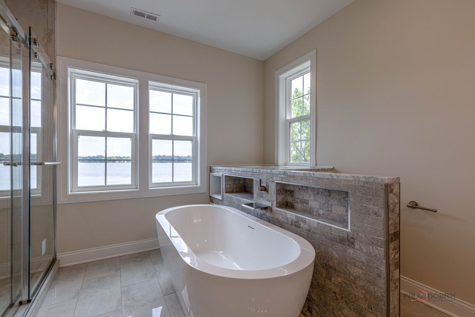 807 Lakeview Drive Property Photo 22