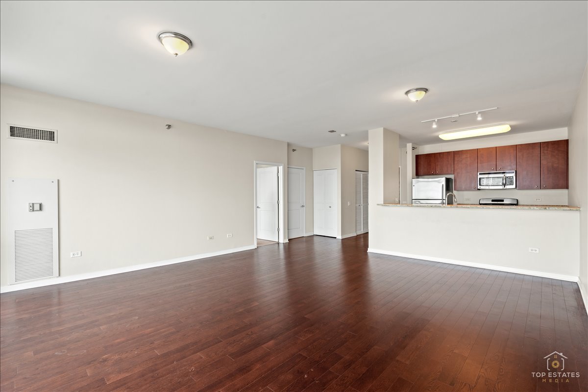 757 N Orleans Street 805 Property Photo 14