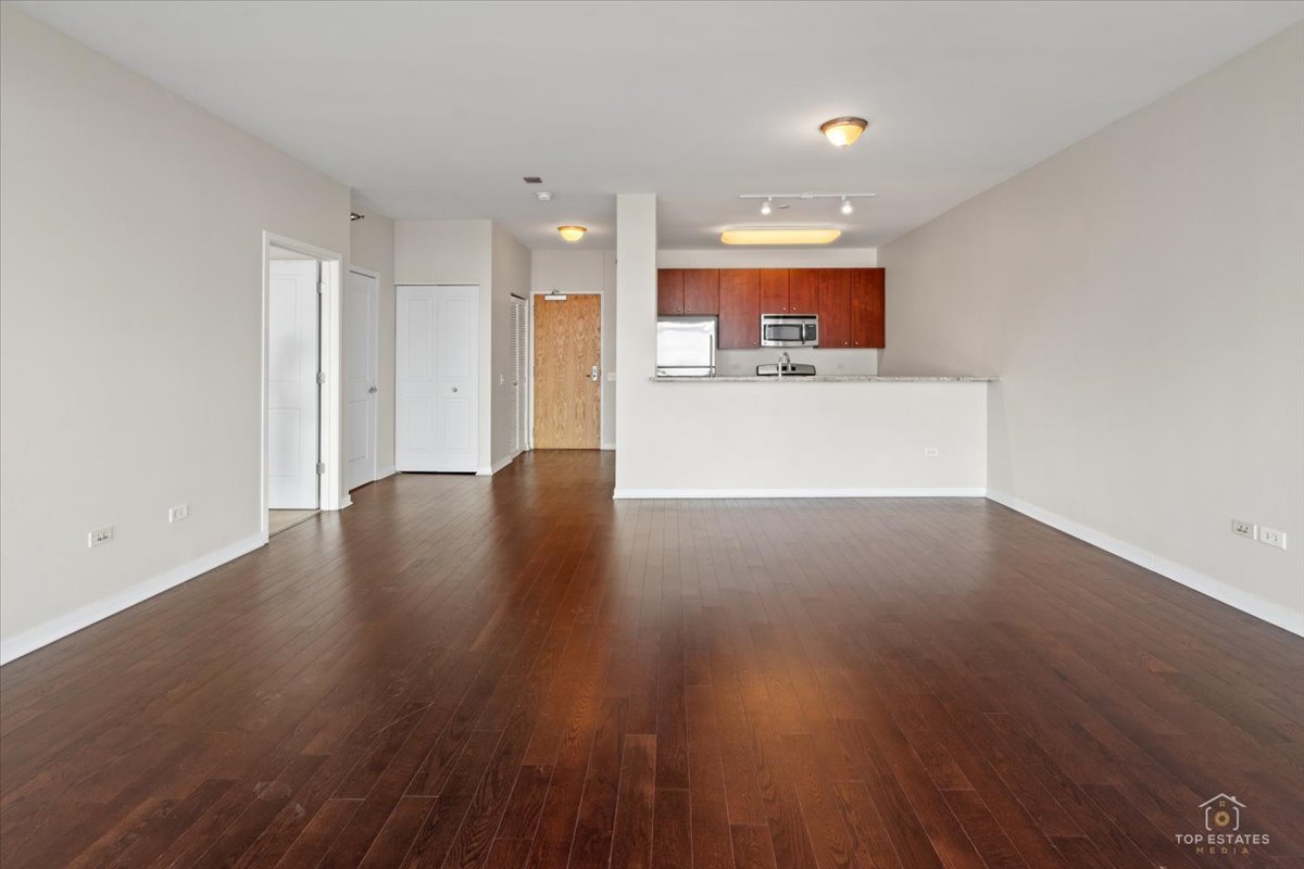 757 N Orleans Street 805 Property Photo 15