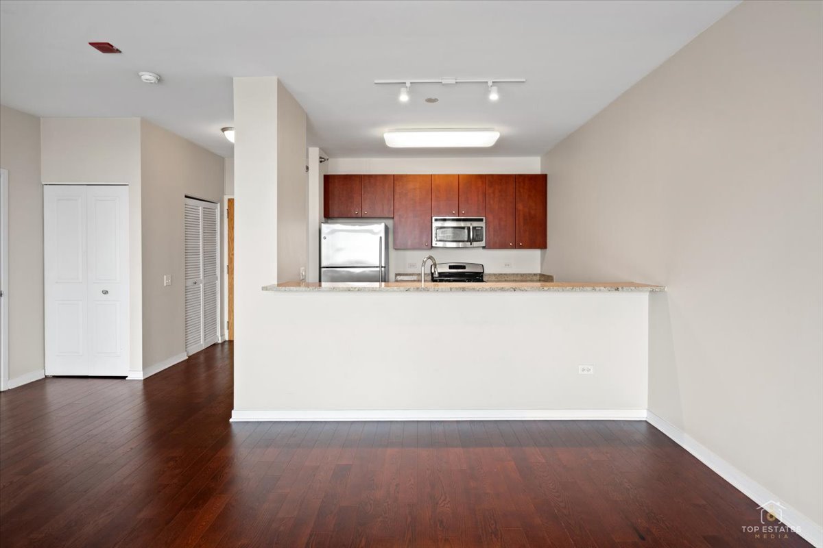 757 N Orleans Street 805 Property Photo 16