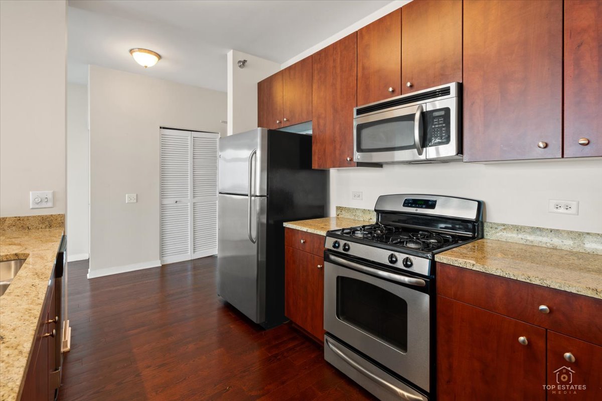 757 N Orleans Street 805 Property Photo 20