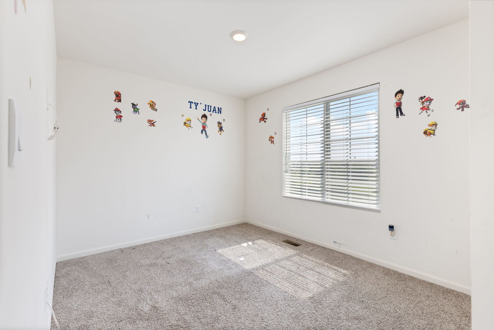 3758 Bissel Drive Property Photo 12