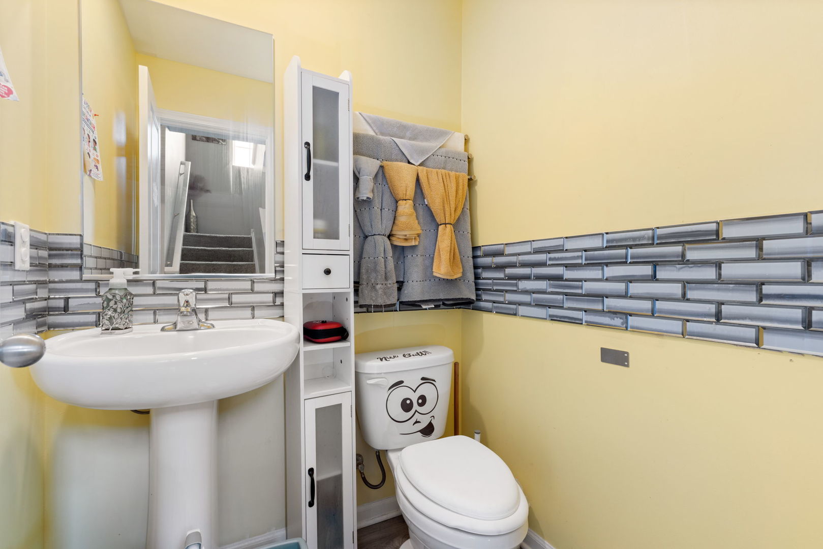 3758 Bissel Drive Property Photo 16