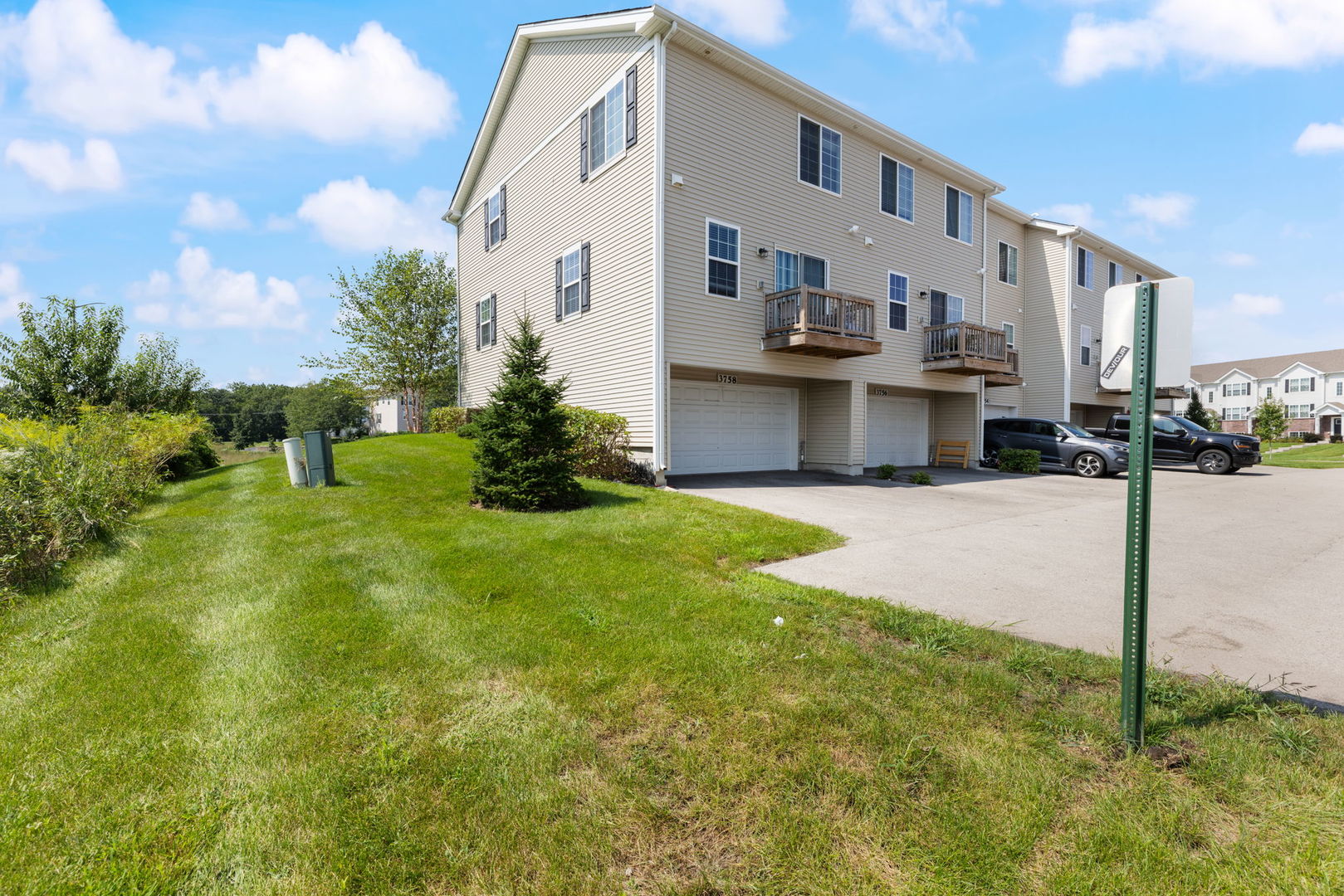 3758 Bissel Drive Property Photo 18
