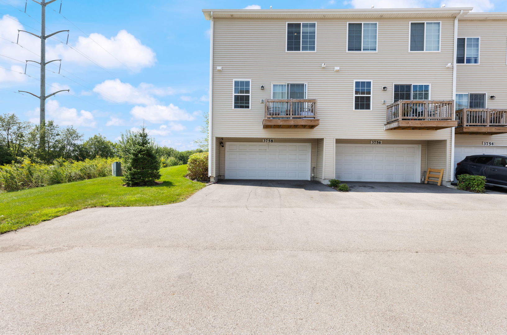 3758 Bissel Drive Property Photo 19