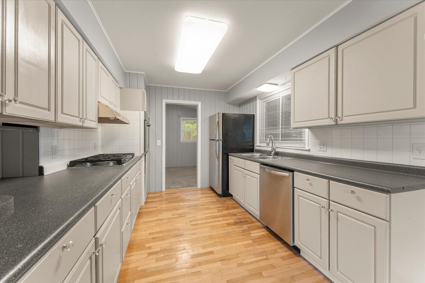 907 S Longview Road Property Photo 16