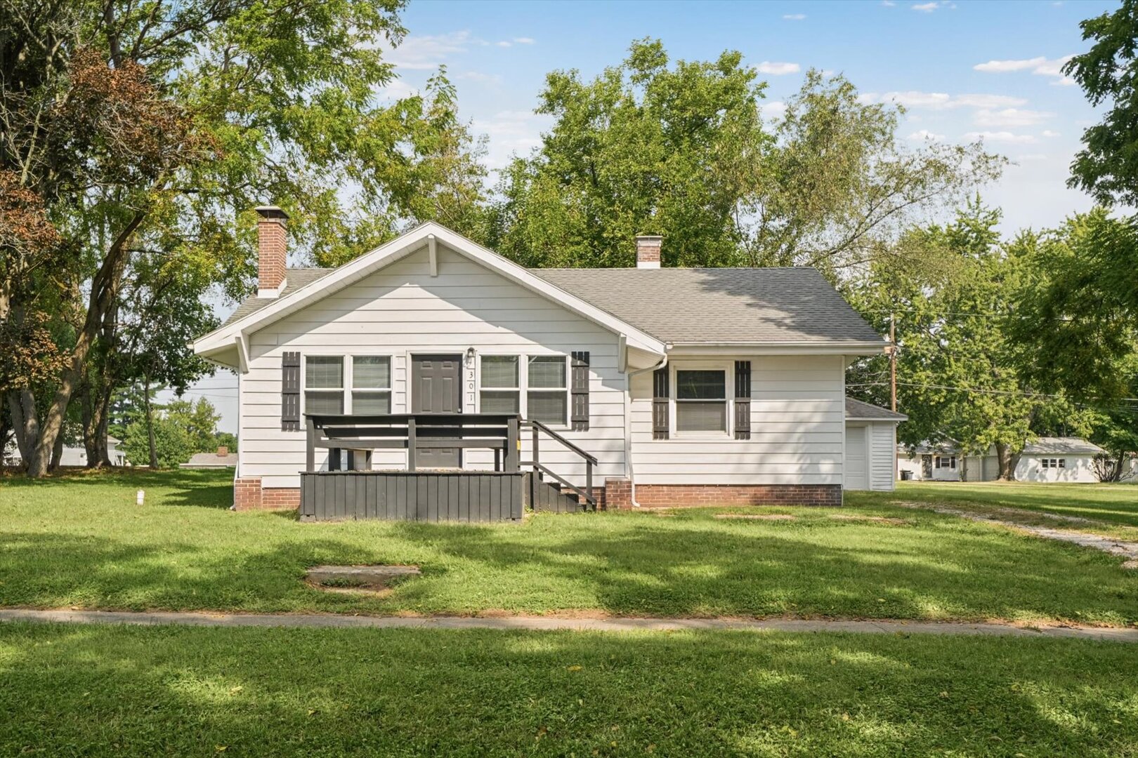 301 Clark Street Property Photo 1