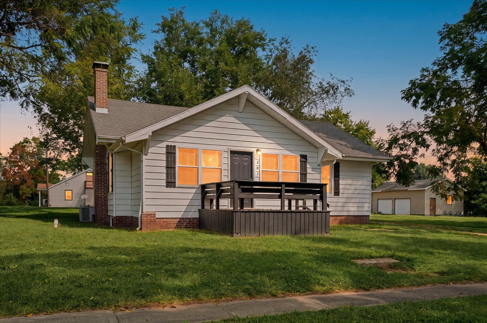 301 Clark Street Property Photo 2
