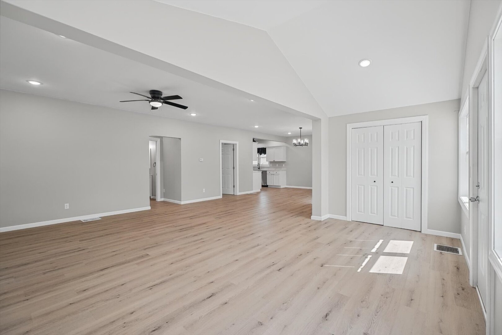301 Clark Street Property Photo 10