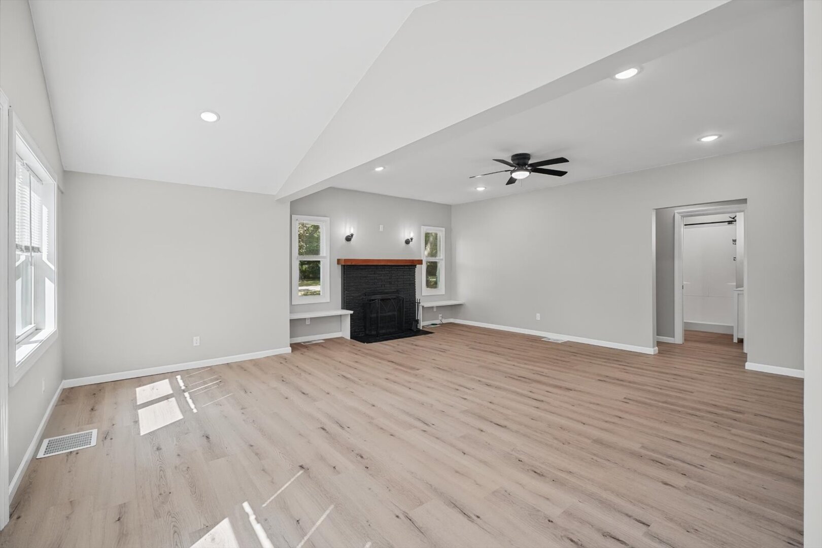 301 Clark Street Property Photo 12