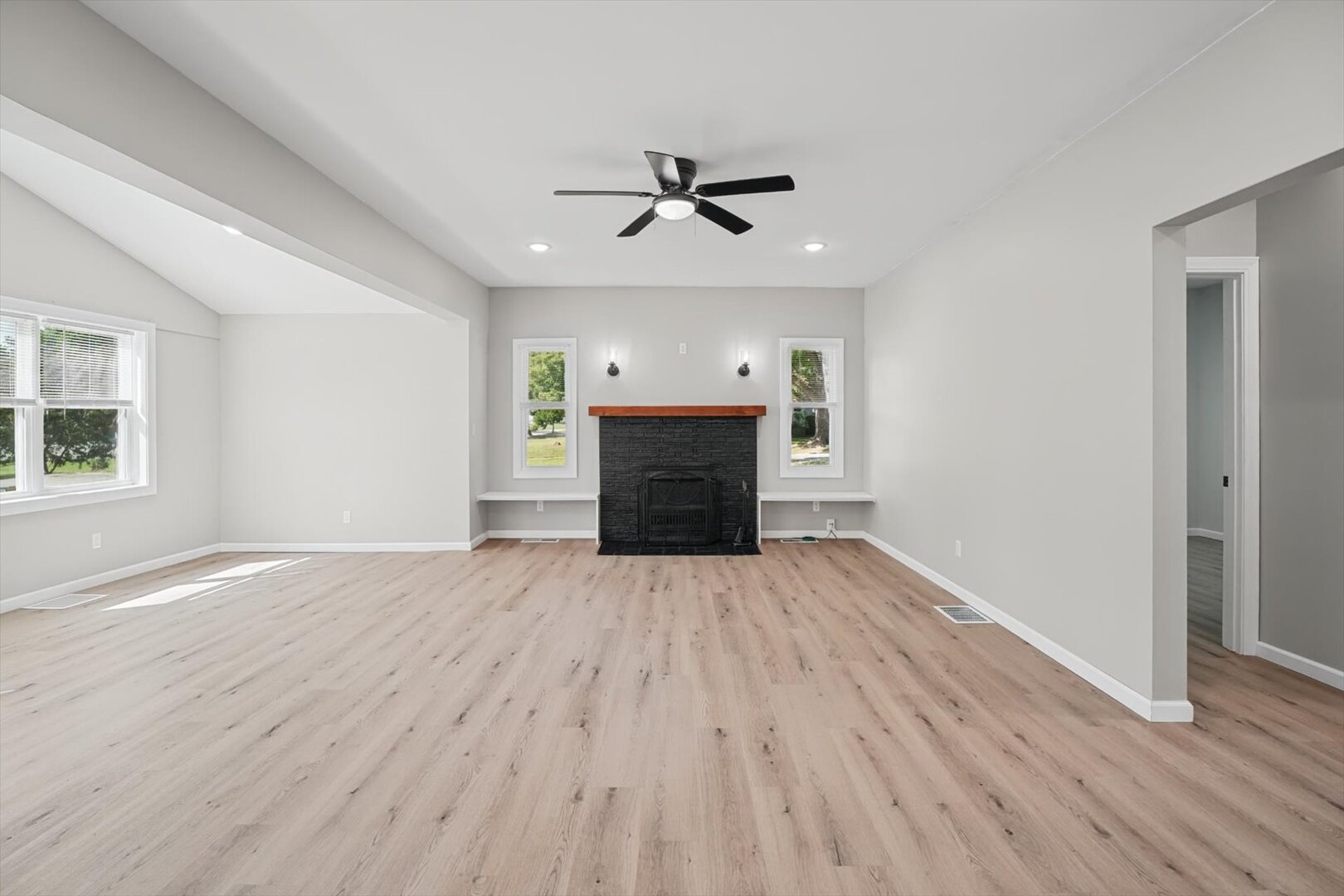 301 Clark Street Property Photo 14