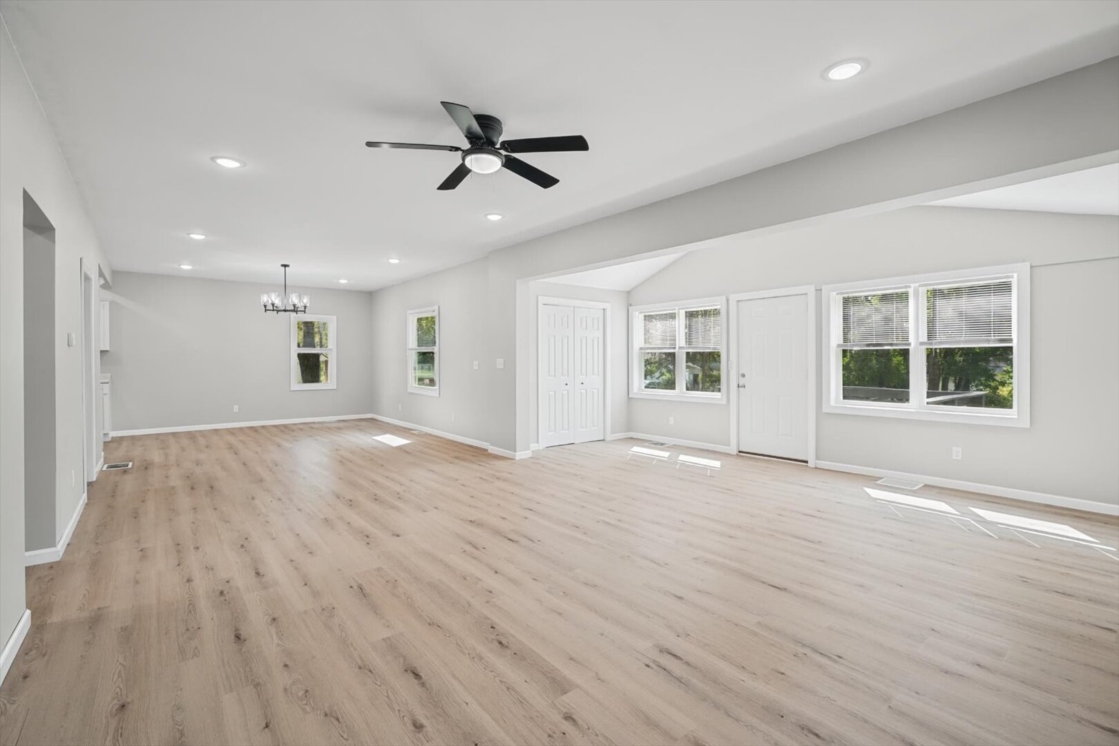 301 Clark Street Property Photo 15