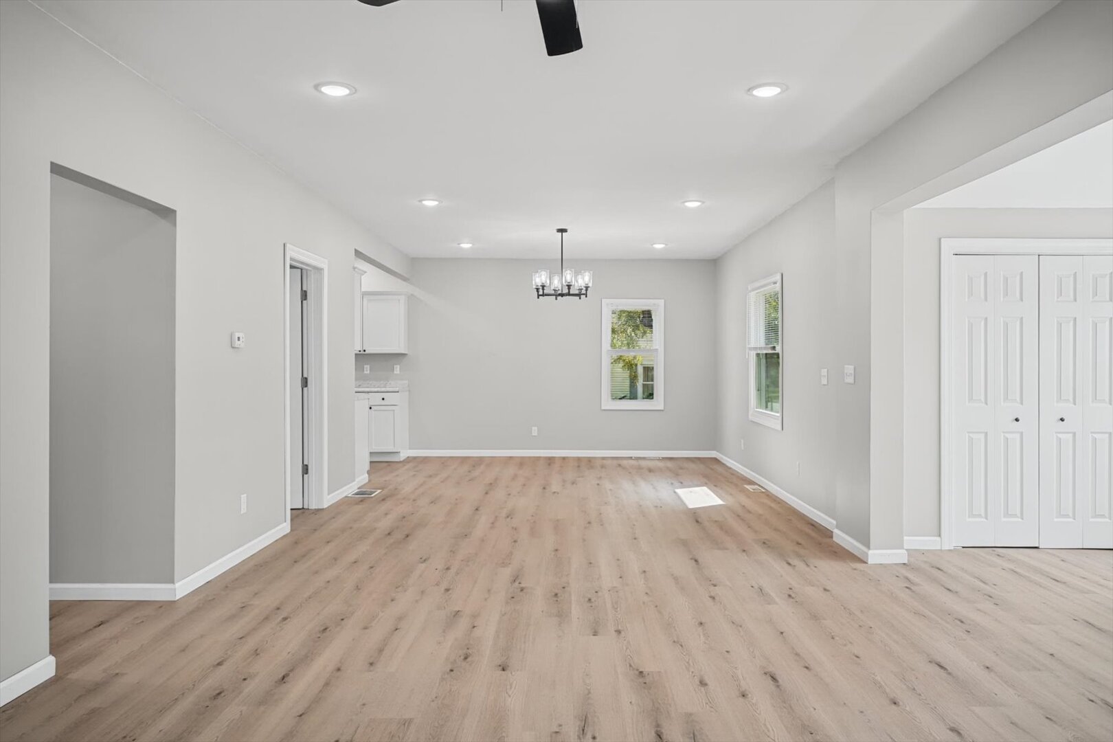301 Clark Street Property Photo 17
