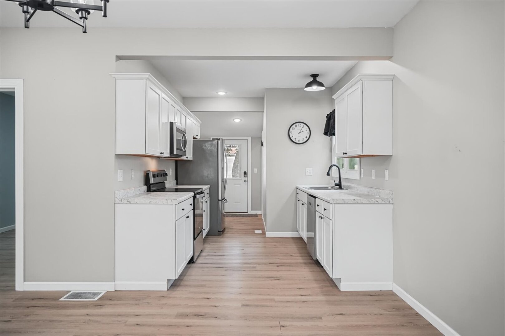 301 Clark Street Property Photo 20