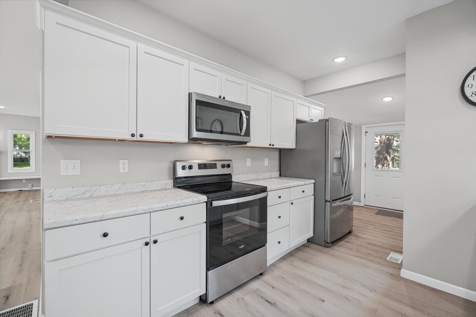 301 Clark Street Property Photo 21