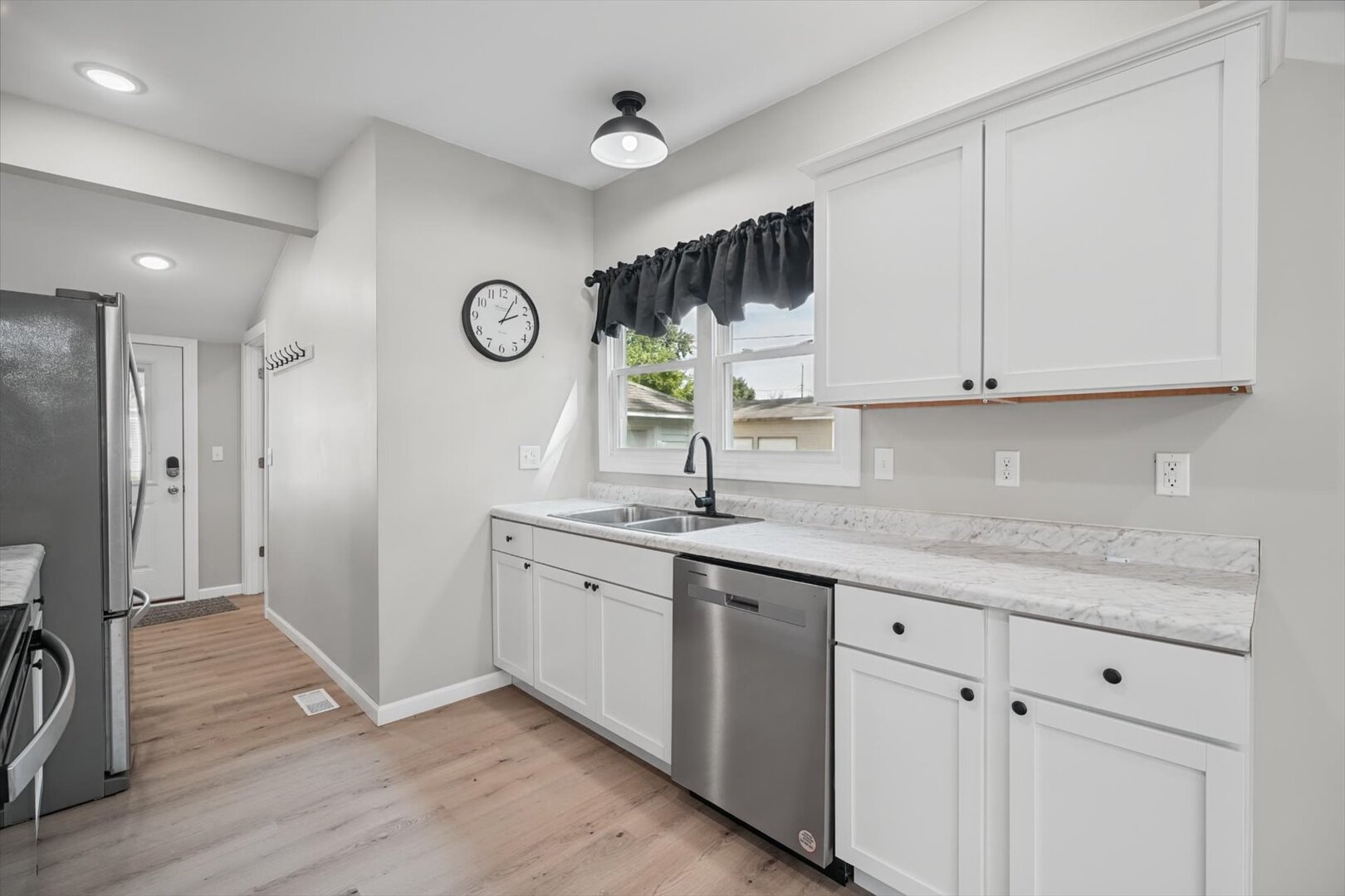 301 Clark Street Property Photo 22