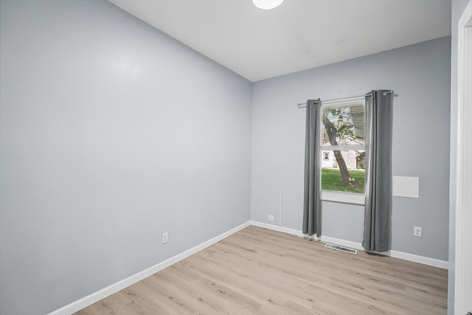 301 Clark Street Property Photo 27