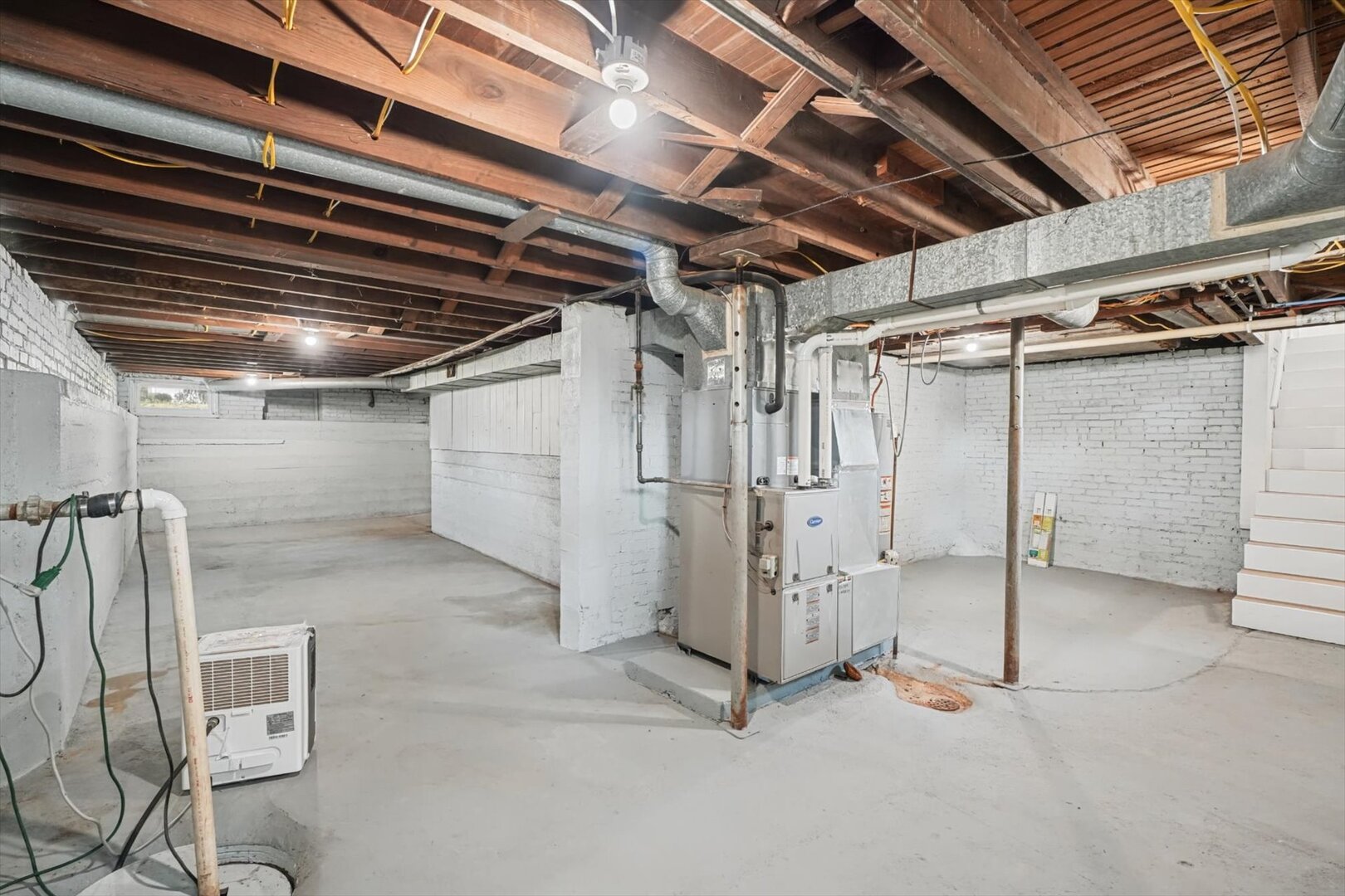 301 Clark Street Property Photo 33
