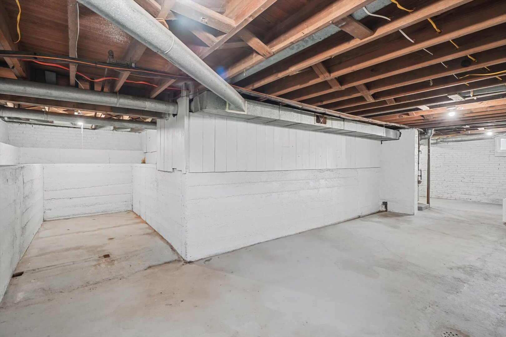 301 Clark Street Property Photo 34