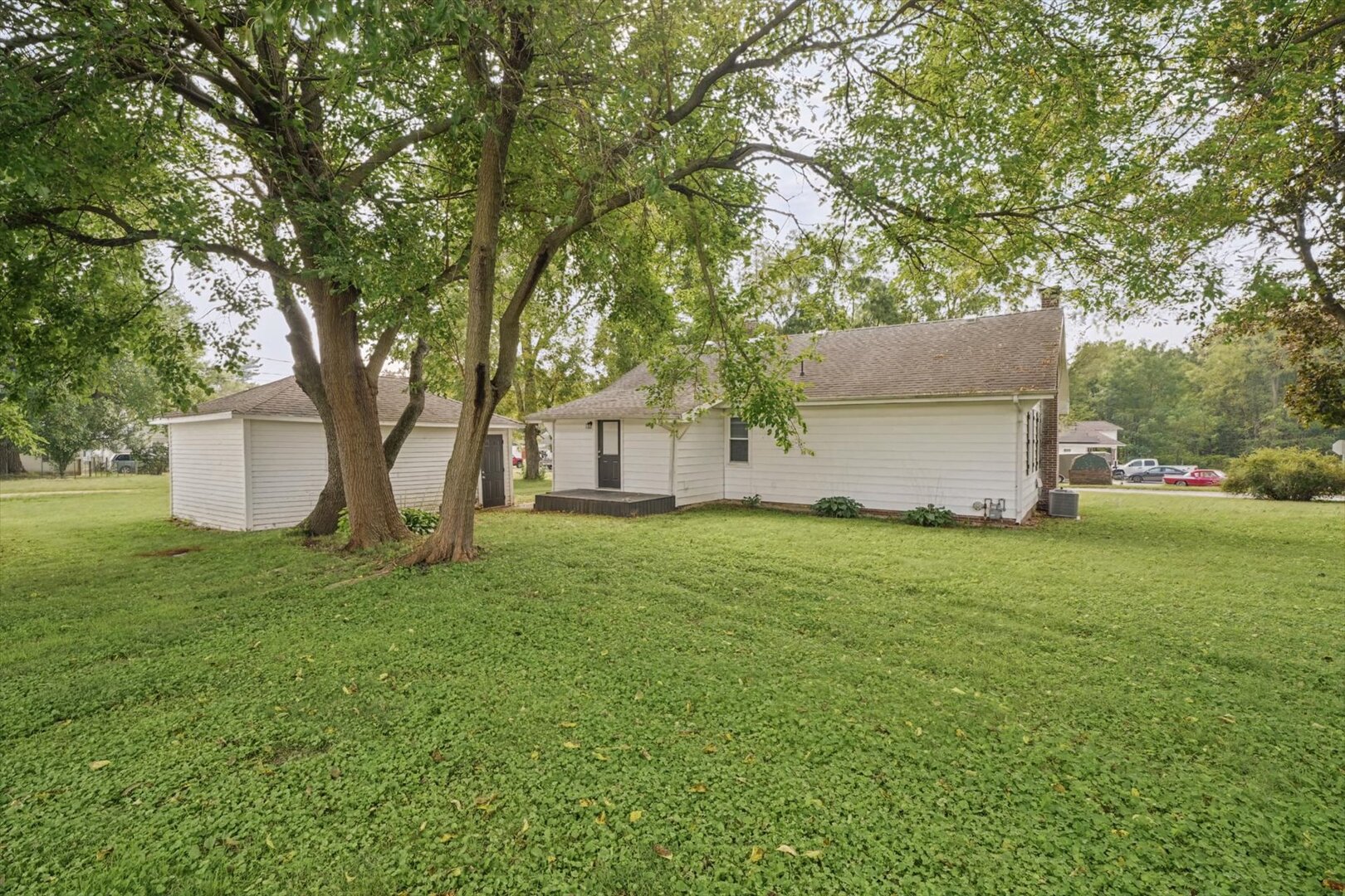 301 Clark Street Property Photo 35